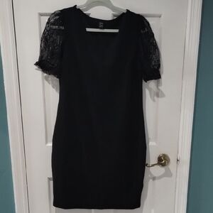 Elegant Black Lace Sleeve Dress